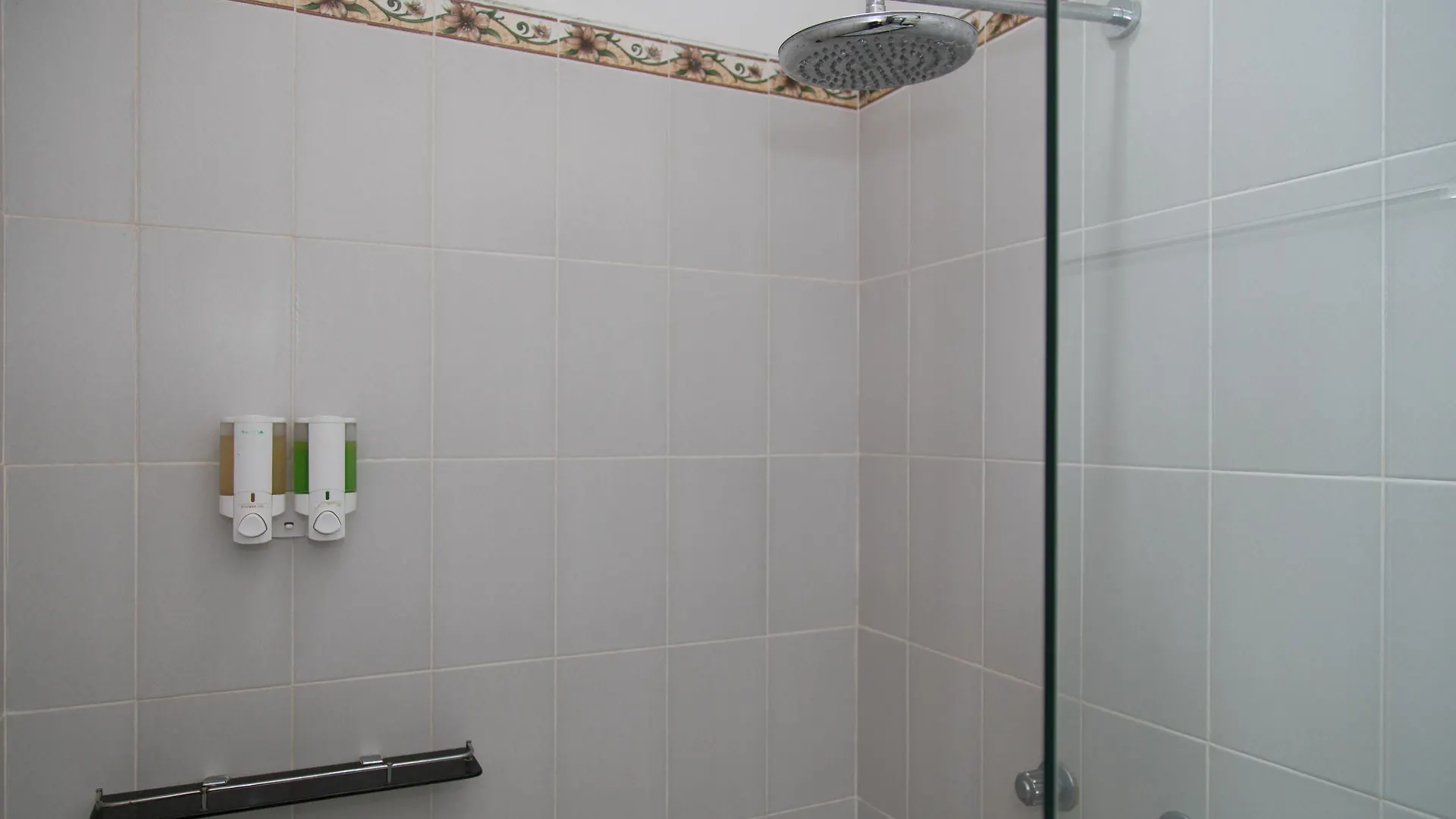 Zen Rooms Legian Dewi Sri 3 Kuta Lombok Hotell